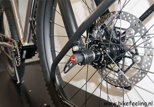 OpInion BLT gesmeed uitvaleind met 15mm steekas voor een stabieler wiel.